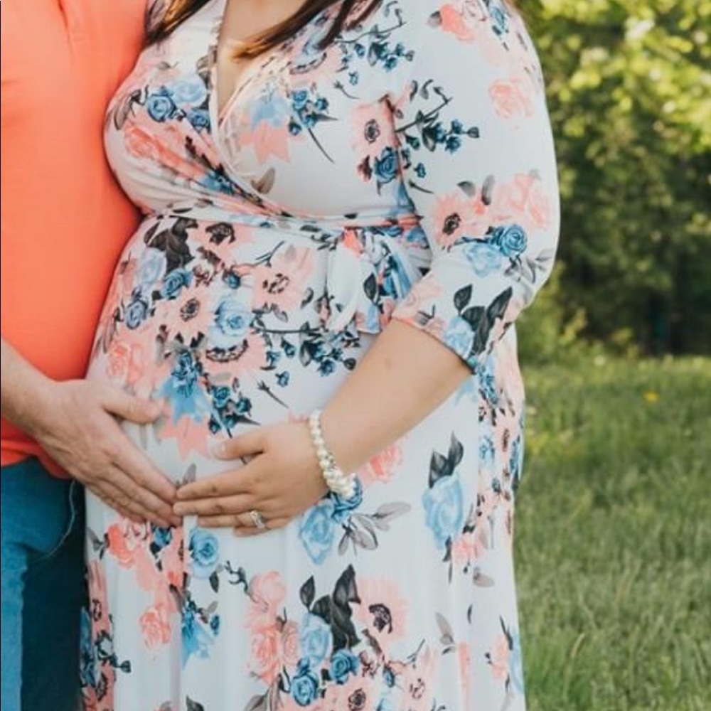 Maxi pink blush maternity dress